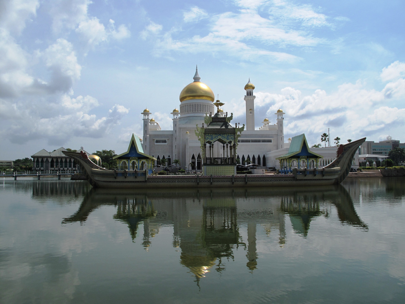 Sultan Omar Ali Saifuddin Mosque